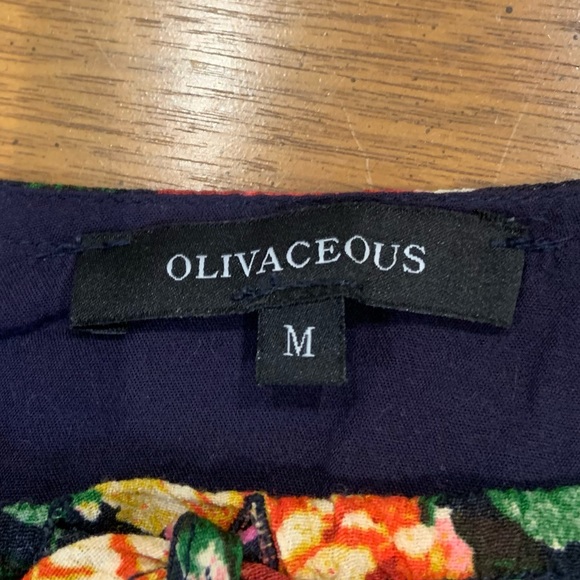 Olivaceous black floral print long sleeve crop top with ruching - Picture 5 of 6